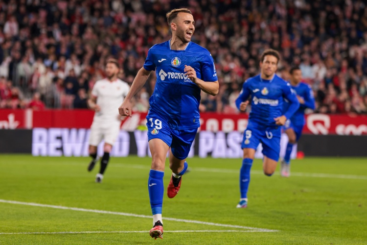 去阿森纳？马约拉尔回应：这让我吃惊，我没有进行任何对话